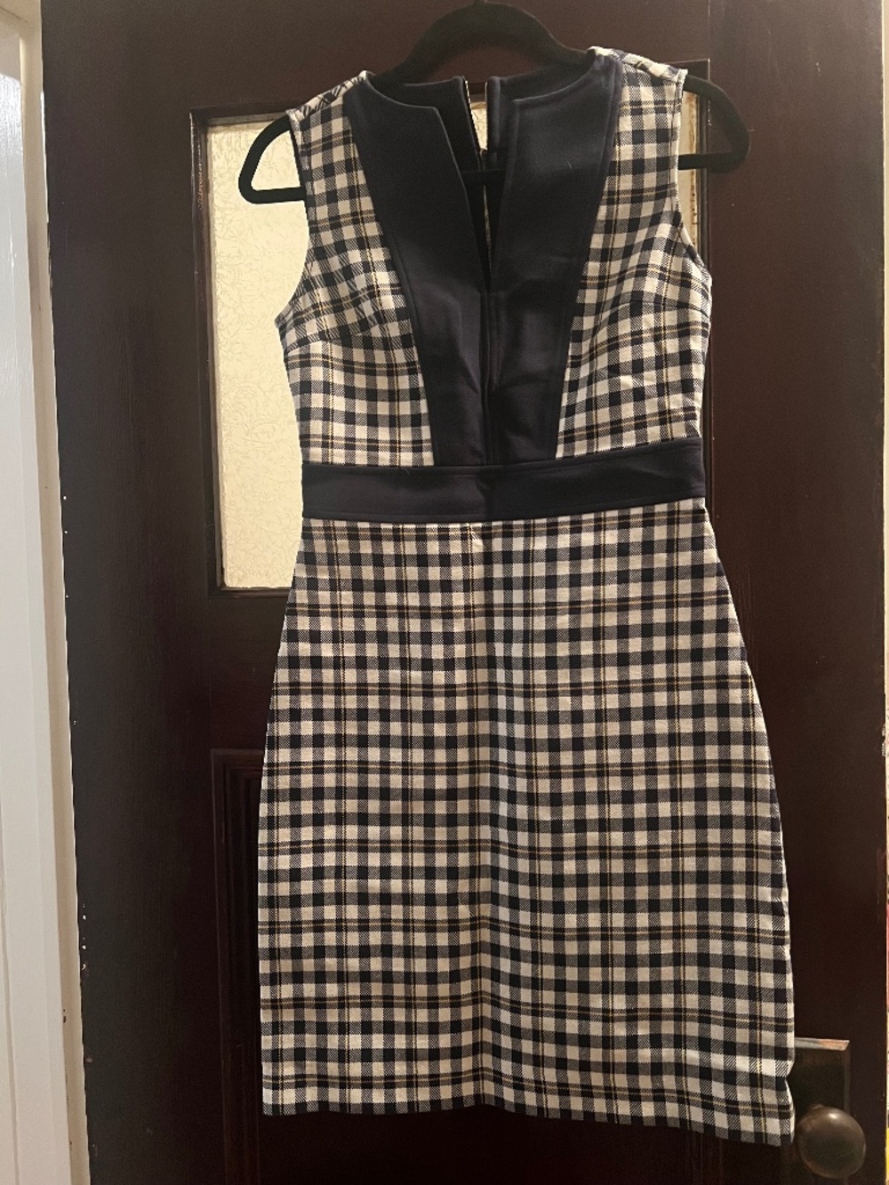 Sleeveless Navy and Cream Plaid Sheath Dress Judith & Charles size 4